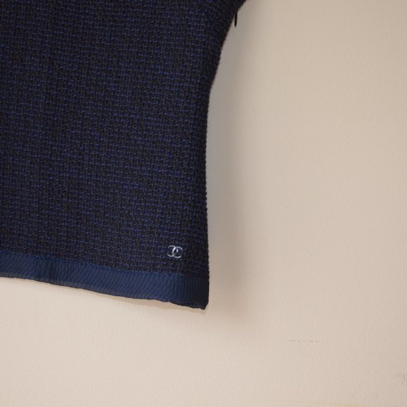 🌸SOLD 🌸 Authentic Chanel Tank Top from Fall 2002 Collection - Picture 4 of 7